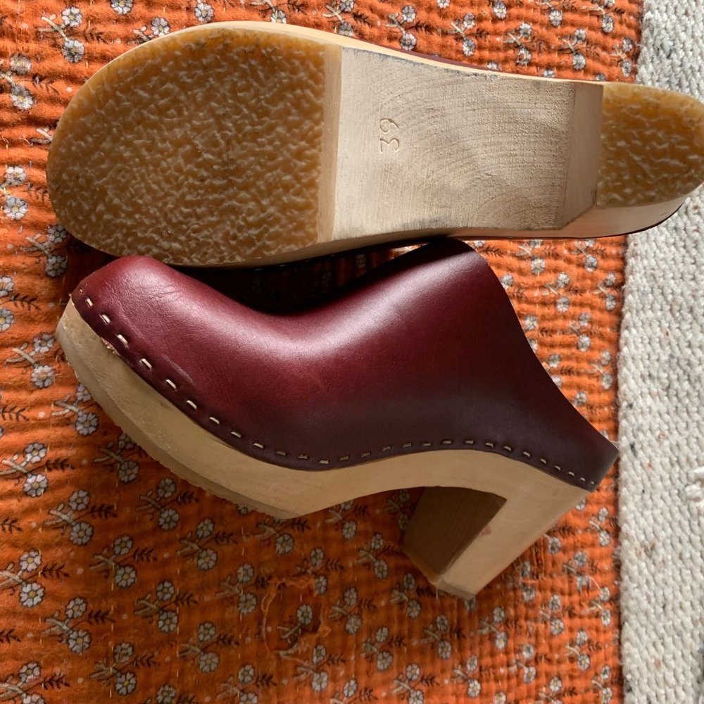 Bryr Clogs - Picture 2 of 6